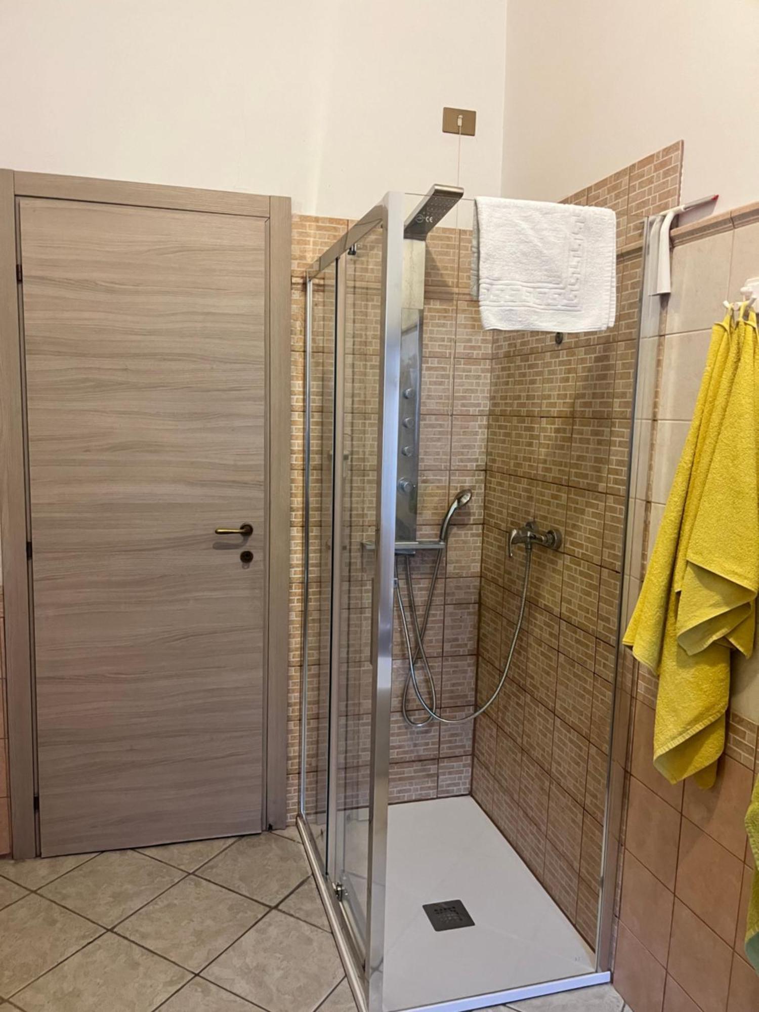 בראצ'יאנו Casa Vacanze La Stazione מראה חיצוני תמונה